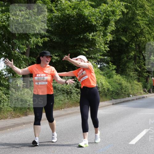 15.06.2025 - REWE Women's Run Jannik Wohlers http://msf.ph/oto/7946740 15.06.2025 10:21:23 Laufen 5516, 5519 meine-sportfotos.de