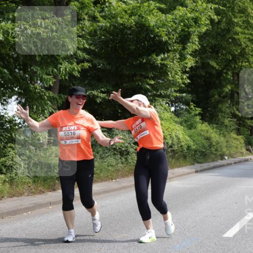 15.06.2025 - REWE Women's Run Jannik Wohlers http://msf.ph/oto/7946744 15.06.2025 10:21:23 Laufen 5516, 5519 meine-sportfotos.de