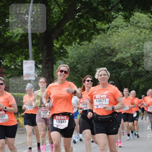 15.06.2025 - REWE Women's Run Jannik Wohlers http://msf.ph/oto/7946748 15.06.2025 08:30:10 Laufen 0227, 1014, 102, 10345, 10671, 0209, 1008 meine-sportfotos.de
