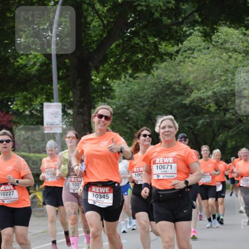 15.06.2025 - REWE Women's Run Jannik Wohlers http://msf.ph/oto/7946753 15.06.2025 08:30:10 Laufen 106, 10671, 10209, 1021, 10081, 10345, 10227, 10 meine-sportfotos.de
