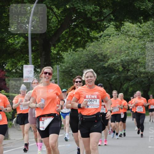 15.06.2025 - REWE Women's Run Jannik Wohlers http://msf.ph/oto/7946782 15.06.2025 08:30:11 Laufen 0671 meine-sportfotos.de