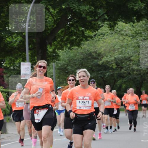 15.06.2025 - REWE Women's Run Jannik Wohlers http://msf.ph/oto/7946791 15.06.2025 08:30:11 Laufen 17, 10671 meine-sportfotos.de