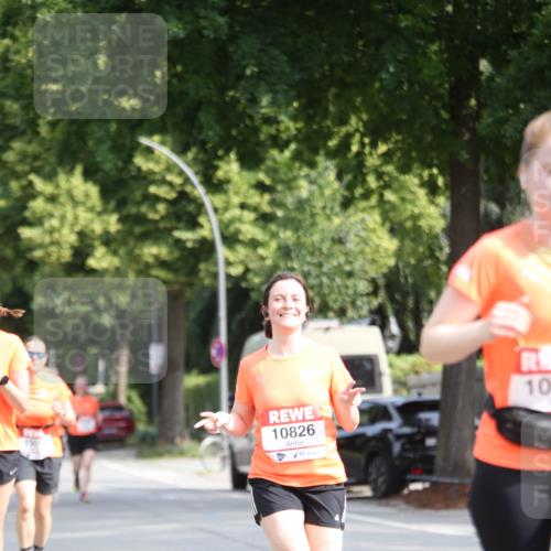 15.06.2025 - REWE Women's Run Jannik Wohlers http://msf.ph/oto/7946819 15.06.2025 09:45:15 Laufen 10826 meine-sportfotos.de