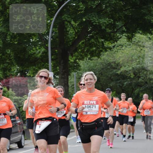 15.06.2025 - REWE Women's Run Jannik Wohlers http://msf.ph/oto/7946838 15.06.2025 08:30:11 Laufen 227, 793, 10671 meine-sportfotos.de