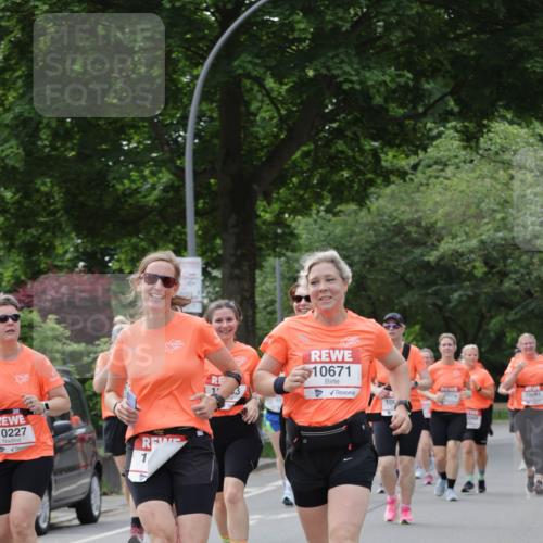 15.06.2025 - REWE Women's Run Jannik Wohlers http://msf.ph/oto/7946841 15.06.2025 08:30:11 Laufen 3, 10227, 1, 10671, 209, 10081 meine-sportfotos.de