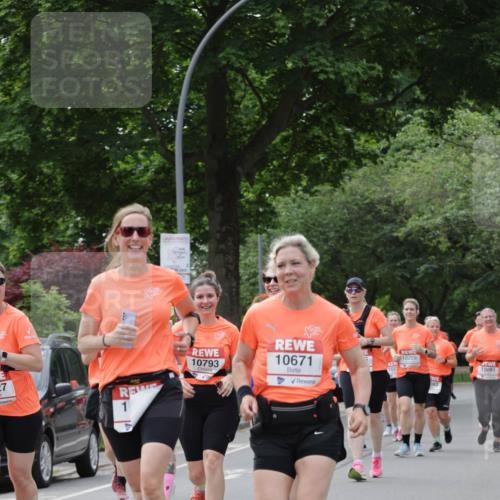 15.06.2025 - REWE Women's Run Jannik Wohlers http://msf.ph/oto/7946852 15.06.2025 08:30:11 Laufen 10793, 10671, 27, 10209, 083, 10081 meine-sportfotos.de