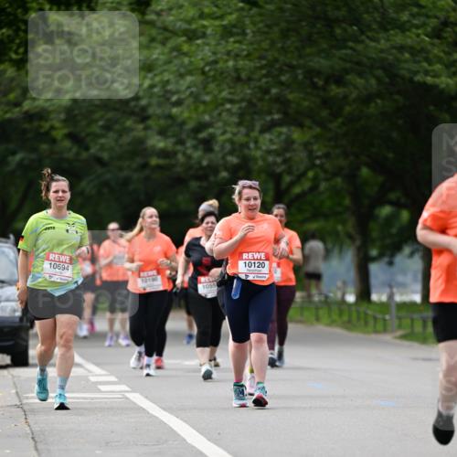 15.06.2025 - REWE Women's Run Dr. Thomas Lammeyer http://msf.ph/oto/7946857 15.06.2025 09:23:45 Laufen 10694, 10190, 10120, 1055 meine-sportfotos.de