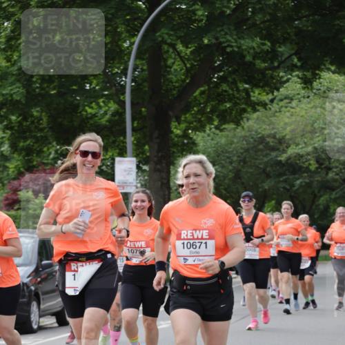 15.06.2025 - REWE Women's Run Jannik Wohlers http://msf.ph/oto/7946859 15.06.2025 08:30:12 Laufen 10671, 10788, 0005, 10081, 235, 1 meine-sportfotos.de