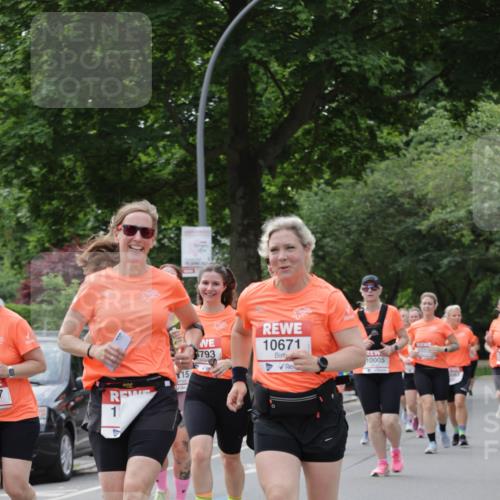 15.06.2025 - REWE Women's Run Jannik Wohlers http://msf.ph/oto/7946863 15.06.2025 08:30:12 Laufen 10671, 793, 15, 7, 1, 10005 meine-sportfotos.de