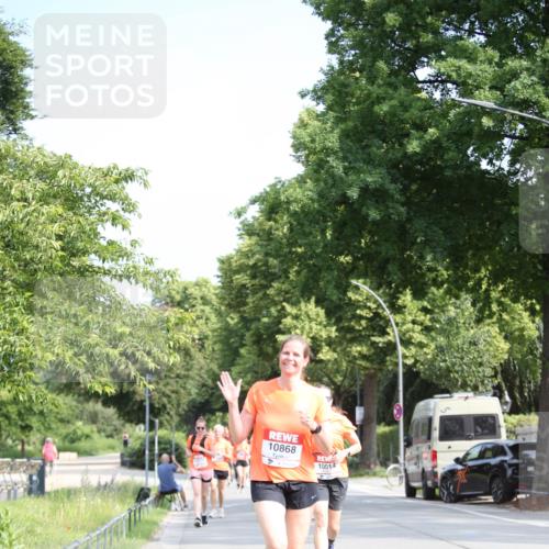 15.06.2025 - REWE Women's Run Jannik Wohlers http://msf.ph/oto/7946865 15.06.2025 09:45:16 Laufen 10868, 10014 meine-sportfotos.de