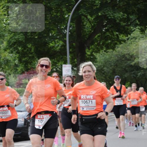 15.06.2025 - REWE Women's Run Jannik Wohlers http://msf.ph/oto/7946871 15.06.2025 08:30:12 Laufen 38, 10227, 10, 93, 10671, 10005 meine-sportfotos.de