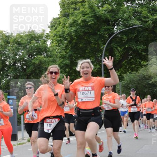 15.06.2025 - REWE Women's Run Jannik Wohlers http://msf.ph/oto/7946878 15.06.2025 08:30:13 Laufen 8, 10, 4, 10141, 10671, 1069, 10005 meine-sportfotos.de