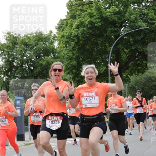 15.06.2025 - REWE Women's Run Jannik Wohlers http://msf.ph/oto/7946881 15.06.2025 08:30:13 Laufen 10228, 10227, 10345, 10141, 10671, 10005 meine-sportfotos.de