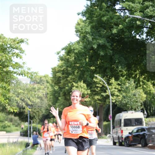 15.06.2025 - REWE Women's Run Jannik Wohlers http://msf.ph/oto/7946882 15.06.2025 09:45:17 Laufen 10868, 100 meine-sportfotos.de