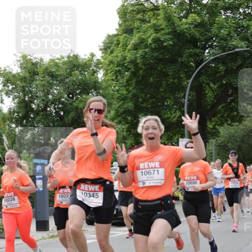 15.06.2025 - REWE Women's Run Jannik Wohlers http://msf.ph/oto/7946884 15.06.2025 08:30:13 Laufen 10227, 10345, 10671, 10228, 10690, 10005 meine-sportfotos.de