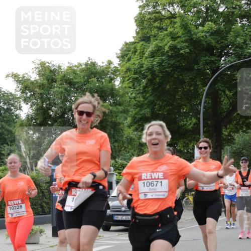 15.06.2025 - REWE Women's Run Jannik Wohlers http://msf.ph/oto/7946896 15.06.2025 08:30:13 Laufen 10228, 10, 1, 1043, 10671, 10586, 10005 meine-sportfotos.de