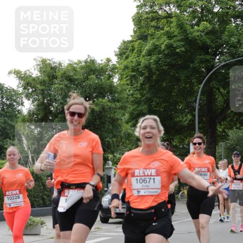 15.06.2025 - REWE Women's Run Jannik Wohlers http://msf.ph/oto/7946899 15.06.2025 08:30:13 Laufen 10228, 10, 10671, 0690, 10005 meine-sportfotos.de