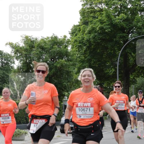 15.06.2025 - REWE Women's Run Jannik Wohlers http://msf.ph/oto/7946904 15.06.2025 08:30:13 Laufen 10228, 10, 10671, 690, 10005 meine-sportfotos.de