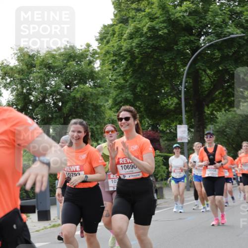 15.06.2025 - REWE Women's Run Jannik Wohlers http://msf.ph/oto/7946930 15.06.2025 08:30:14 Laufen 10792, 107, 10690, 1058, 10005, 10799 meine-sportfotos.de