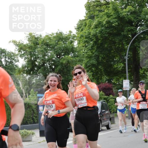 15.06.2025 - REWE Women's Run Jannik Wohlers http://msf.ph/oto/7946936 15.06.2025 08:30:14 Laufen 10793, 10690, 1058, 10005 meine-sportfotos.de