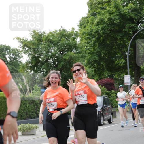 15.06.2025 - REWE Women's Run Jannik Wohlers http://msf.ph/oto/7946937 15.06.2025 08:30:14 Laufen 10793, 10690, 1058, 10799, 100 meine-sportfotos.de