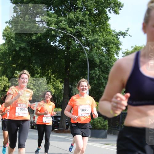 15.06.2025 - REWE Women's Run Jannik Wohlers http://msf.ph/oto/7946998 15.06.2025 09:45:35 Laufen 10055, 10053 meine-sportfotos.de
