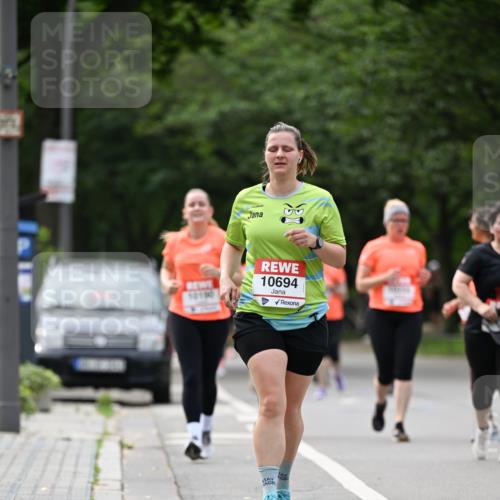 15.06.2025 - REWE Women's Run Dr. Thomas Lammeyer http://msf.ph/oto/7947012 15.06.2025 09:23:50 Laufen 10100, 10694 meine-sportfotos.de