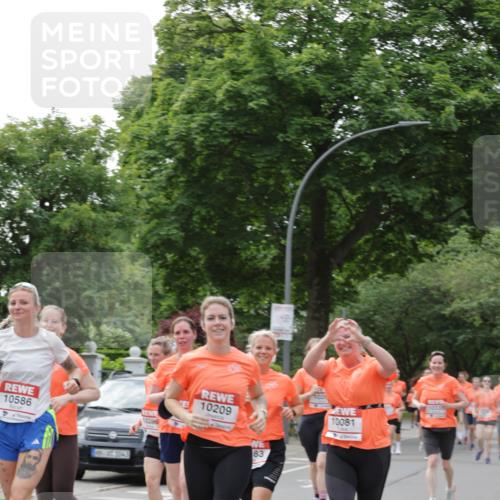 15.06.2025 - REWE Women's Run Jannik Wohlers http://msf.ph/oto/7947070 15.06.2025 08:30:18 Laufen 1029, 10209, 10586, 83, 10081 meine-sportfotos.de