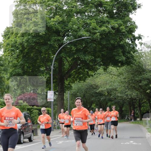 15.06.2025 - REWE Women's Run Jannik Wohlers http://msf.ph/oto/7947187 15.06.2025 08:30:20 Laufen 26, 10604, 10335 meine-sportfotos.de