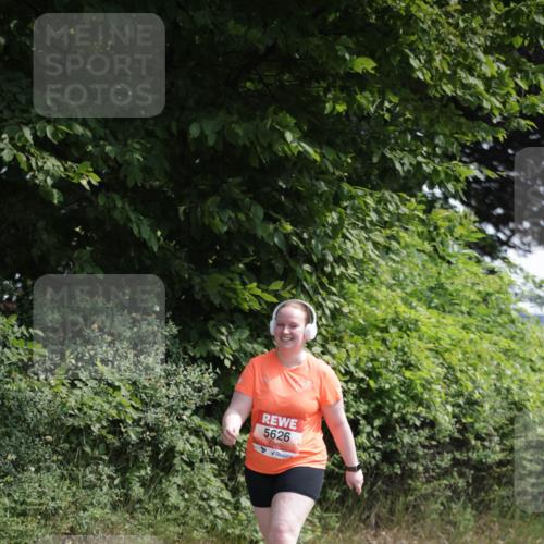 15.06.2025 - REWE Women's Run Jannik Wohlers http://msf.ph/oto/7947262 15.06.2025 10:22:22 Laufen 5626 meine-sportfotos.de