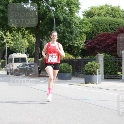 15.06.2025 - REWE Women's Run Jannik Wohlers http://msf.ph/oto/7947272 15.06.2025 09:45:49 Laufen 1015, 10012 meine-sportfotos.de