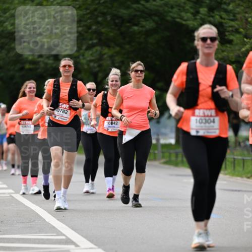 15.06.2025 - REWE Women's Run Dr. Thomas Lammeyer http://msf.ph/oto/7947290 15.06.2025 09:24:02 Laufen 10842, 10304 meine-sportfotos.de