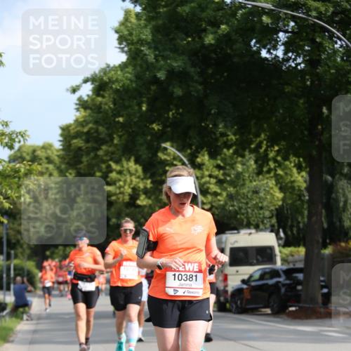 15.06.2025 - REWE Women's Run Jannik Wohlers http://msf.ph/oto/7947383 15.06.2025 09:45:53 Laufen 10381 meine-sportfotos.de