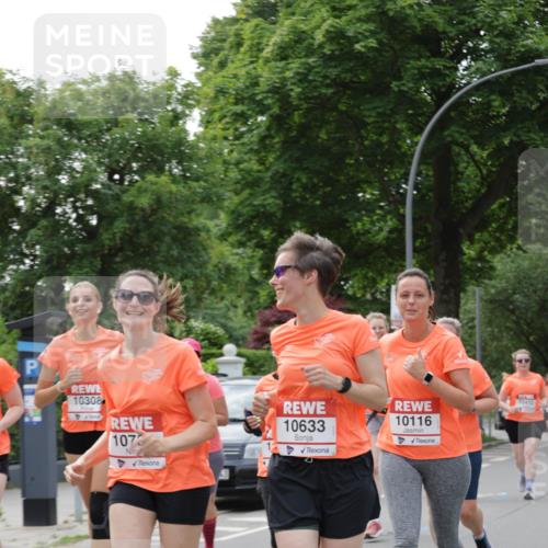 15.06.2025 - REWE Women's Run Jannik Wohlers http://msf.ph/oto/7947395 15.06.2025 08:30:28 Laufen 10308, 1073, 10633, 10116, 10412 meine-sportfotos.de