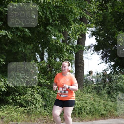 15.06.2025 - REWE Women's Run Jannik Wohlers http://msf.ph/oto/7947401 15.06.2025 10:22:26 Laufen 5626 meine-sportfotos.de