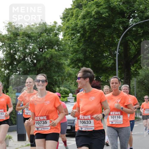 15.06.2025 - REWE Women's Run Jannik Wohlers http://msf.ph/oto/7947403 15.06.2025 08:30:28 Laufen 243, 10, 10735, 10633, 10116, 10412 meine-sportfotos.de