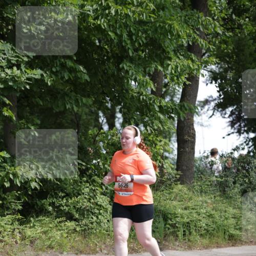 15.06.2025 - REWE Women's Run Jannik Wohlers http://msf.ph/oto/7947415 15.06.2025 10:22:26 Laufen 5626 meine-sportfotos.de
