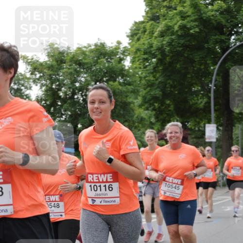 15.06.2025 - REWE Women's Run Jannik Wohlers http://msf.ph/oto/7947505 15.06.2025 08:30:30 Laufen 3, 1548, 10116, 10545 meine-sportfotos.de
