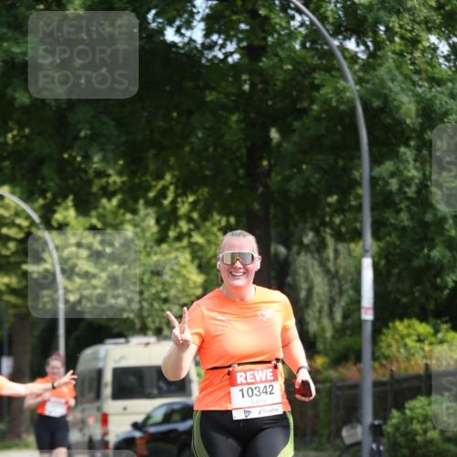15.06.2025 - REWE Women's Run Jannik Wohlers http://msf.ph/oto/7947668 15.06.2025 09:46:03 Laufen 10342 meine-sportfotos.de