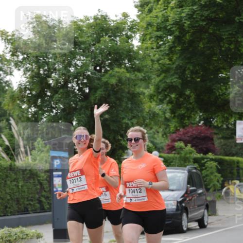 15.06.2025 - REWE Women's Run Jannik Wohlers http://msf.ph/oto/7947676 15.06.2025 08:30:33 Laufen 10112, 15, 10412 meine-sportfotos.de