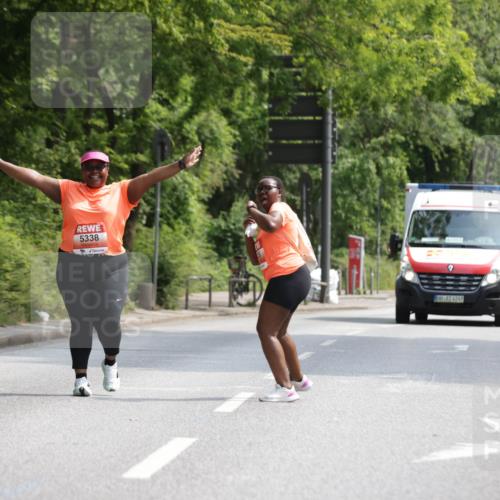 15.06.2025 - REWE Women's Run Jannik Wohlers http://msf.ph/oto/7947702 15.06.2025 10:23:48 Laufen 5338, 4249 meine-sportfotos.de