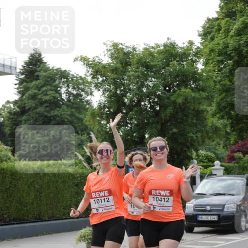 15.06.2025 - REWE Women's Run Jannik Wohlers http://msf.ph/oto/7947732 15.06.2025 08:30:34 Laufen 10112, 10, 10412, 1043 meine-sportfotos.de