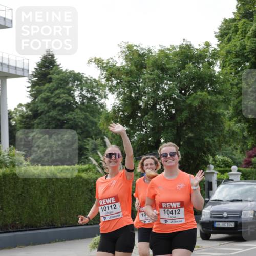 15.06.2025 - REWE Women's Run Jannik Wohlers http://msf.ph/oto/7947738 15.06.2025 08:30:34 Laufen 10112, 10, 10412, 1043 meine-sportfotos.de