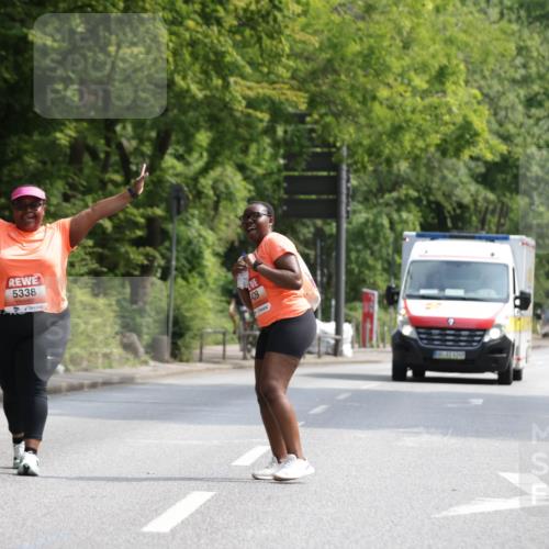 15.06.2025 - REWE Women's Run Jannik Wohlers http://msf.ph/oto/7947763 15.06.2025 10:23:50 Laufen 5338, 409 meine-sportfotos.de