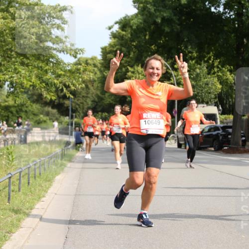 15.06.2025 - REWE Women's Run Jannik Wohlers http://msf.ph/oto/7947769 15.06.2025 09:46:08 Laufen 10298, 10649, 10315, 10323 meine-sportfotos.de