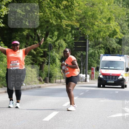 15.06.2025 - REWE Women's Run Jannik Wohlers http://msf.ph/oto/7947781 15.06.2025 10:23:50 Laufen 5338, 409, 4249 meine-sportfotos.de