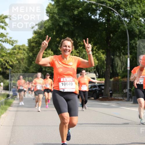15.06.2025 - REWE Women's Run Jannik Wohlers http://msf.ph/oto/7947787 15.06.2025 09:46:09 Laufen 10649, 10023, 102, 10315 meine-sportfotos.de