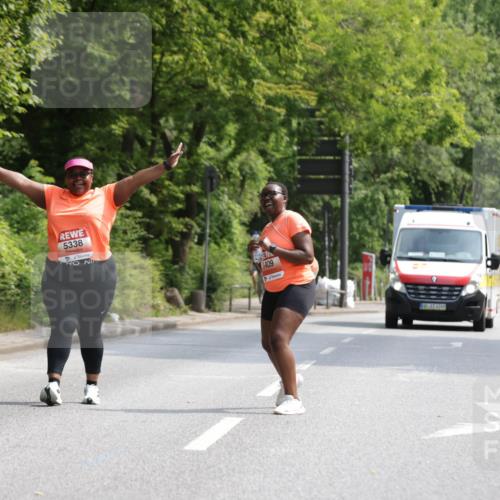 15.06.2025 - REWE Women's Run Jannik Wohlers http://msf.ph/oto/7947789 15.06.2025 10:23:50 Laufen 5338, 409, 4249 meine-sportfotos.de