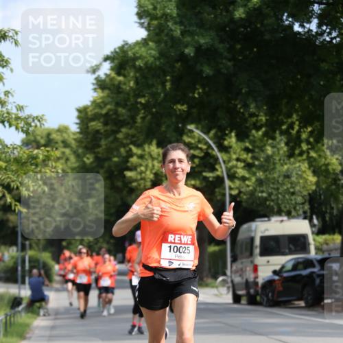 15.06.2025 - REWE Women's Run Jannik Wohlers http://msf.ph/oto/7947876 15.06.2025 09:46:15 Laufen 10025 meine-sportfotos.de