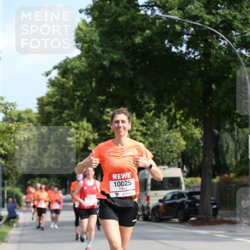 15.06.2025 - REWE Women's Run Jannik Wohlers http://msf.ph/oto/7947882 15.06.2025 09:46:16 Laufen 10011, 10025 meine-sportfotos.de